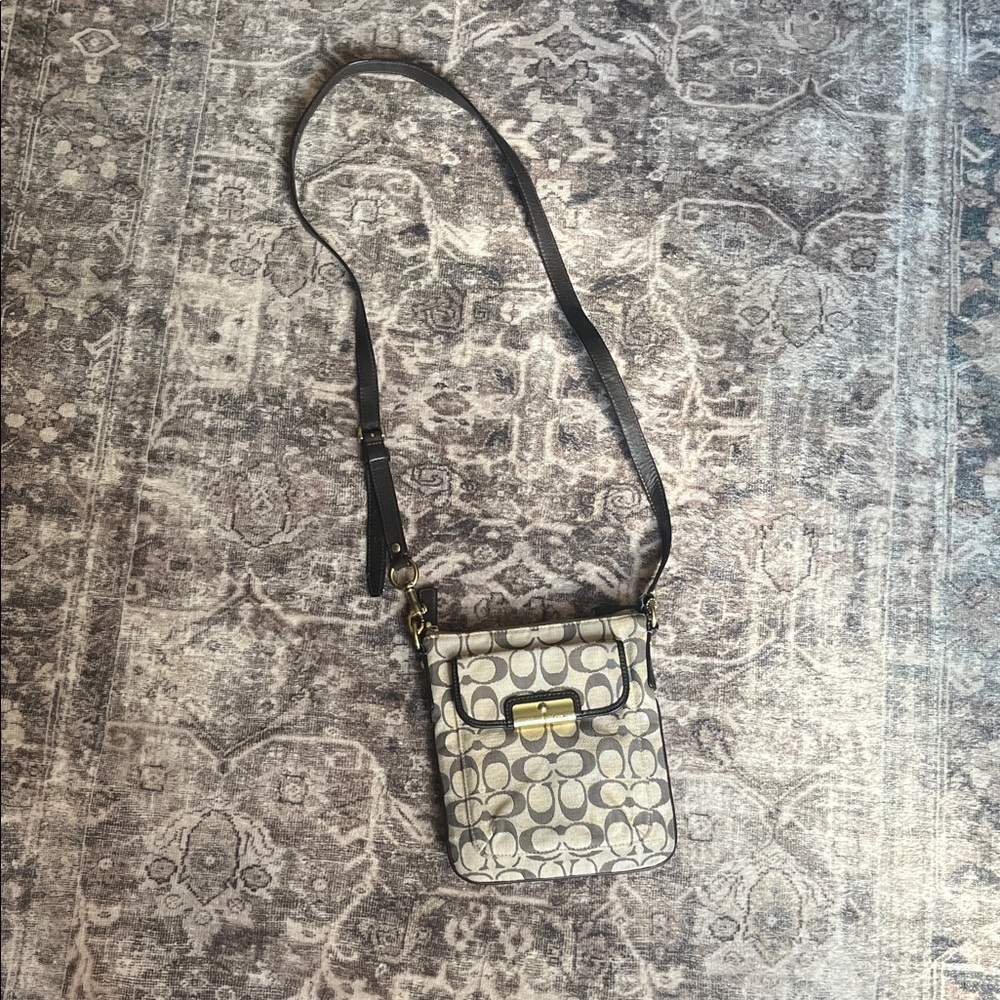 Vintage Coach Black and Cream Patterned Bag
